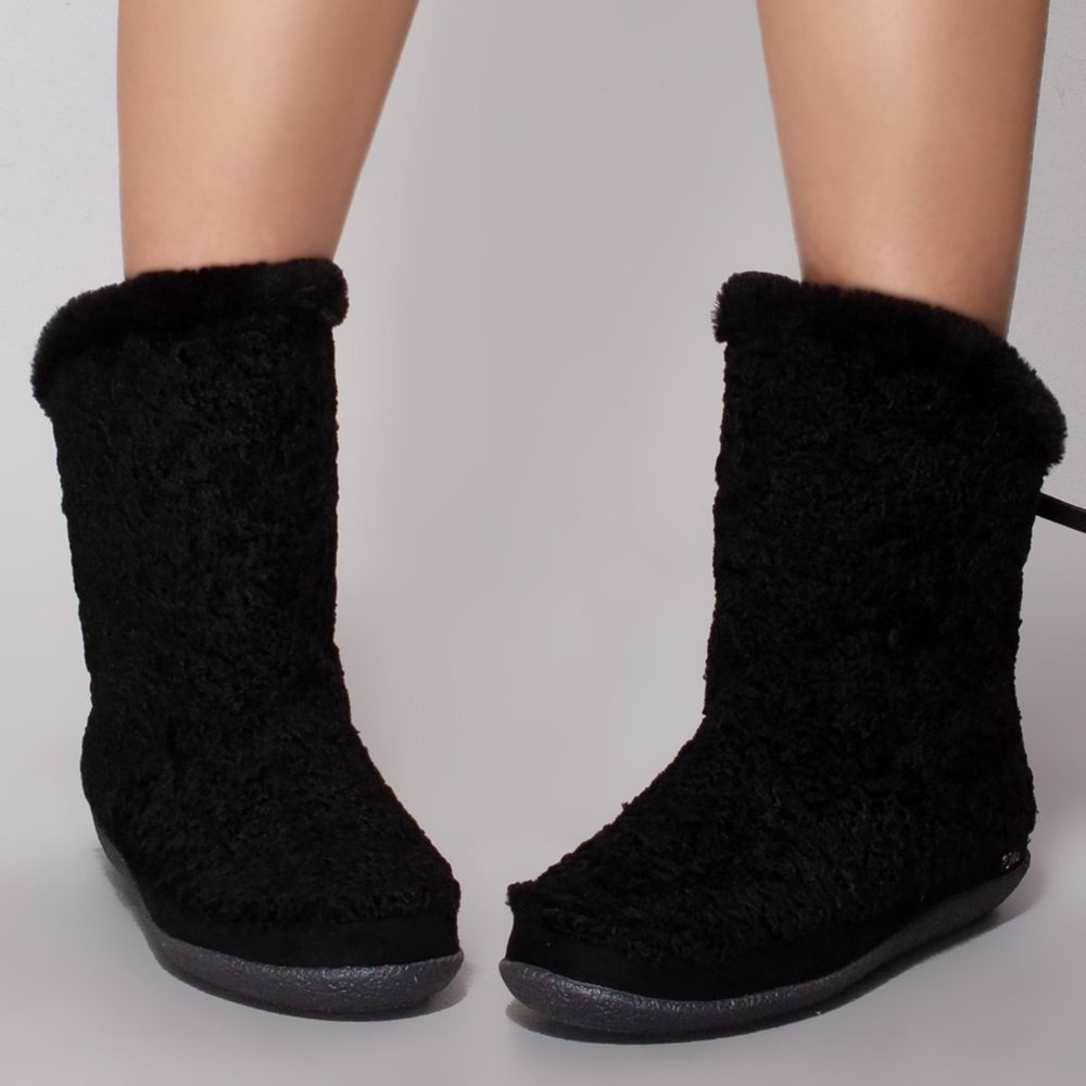 TOMS Women's Plush Faux bootie slippers - Picture 2 of 12